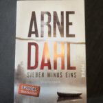 Sieben minus eins