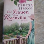 Die Frauen der Rosenvilla